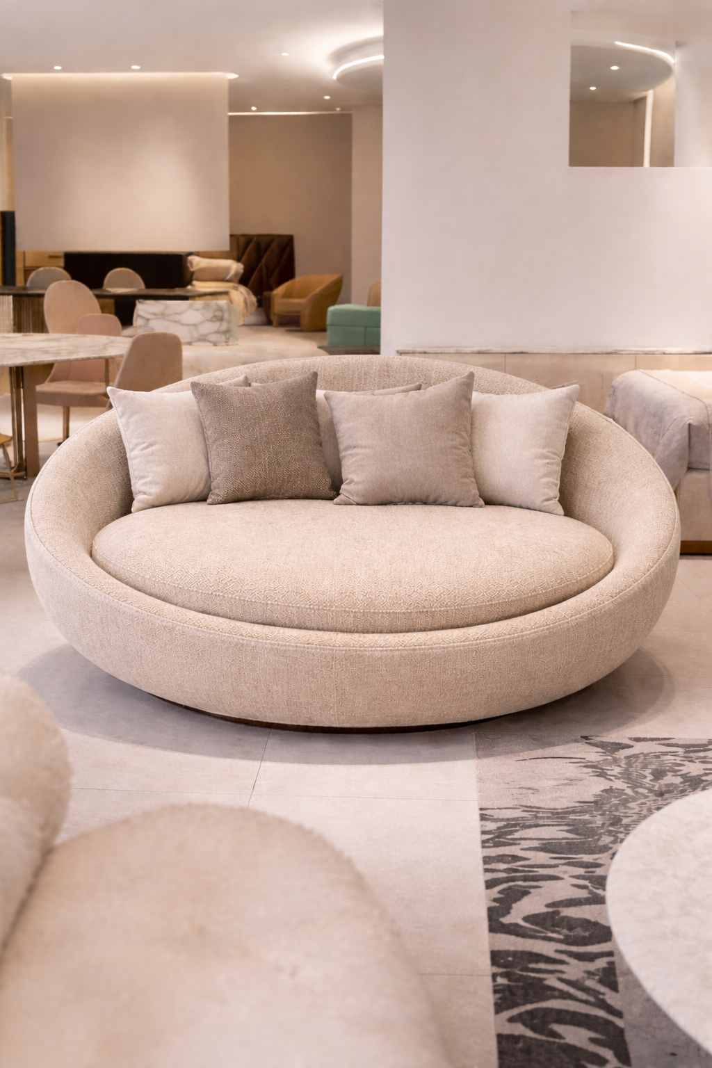 Órbita® SHOPFLIX — El centro de atención en cualquier sala.