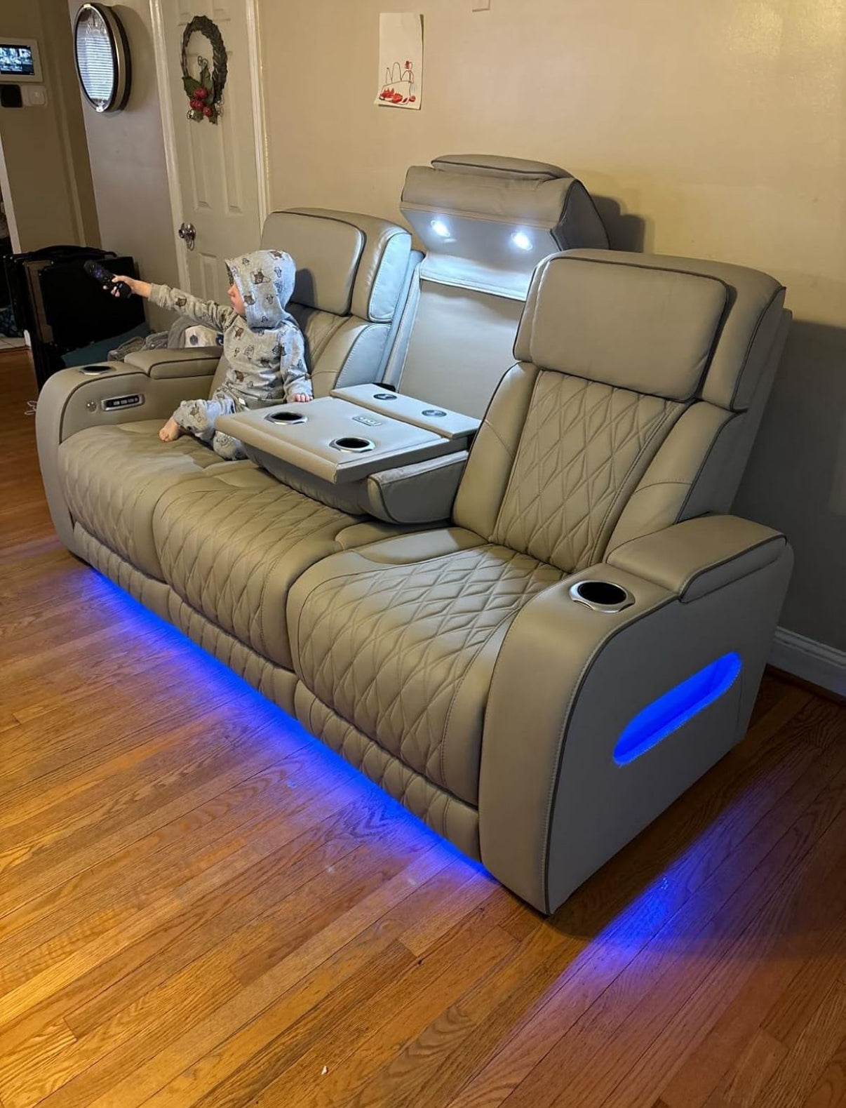 Mónaco® SHOPFLIX — Convierte tu sala en tu propio VIP.